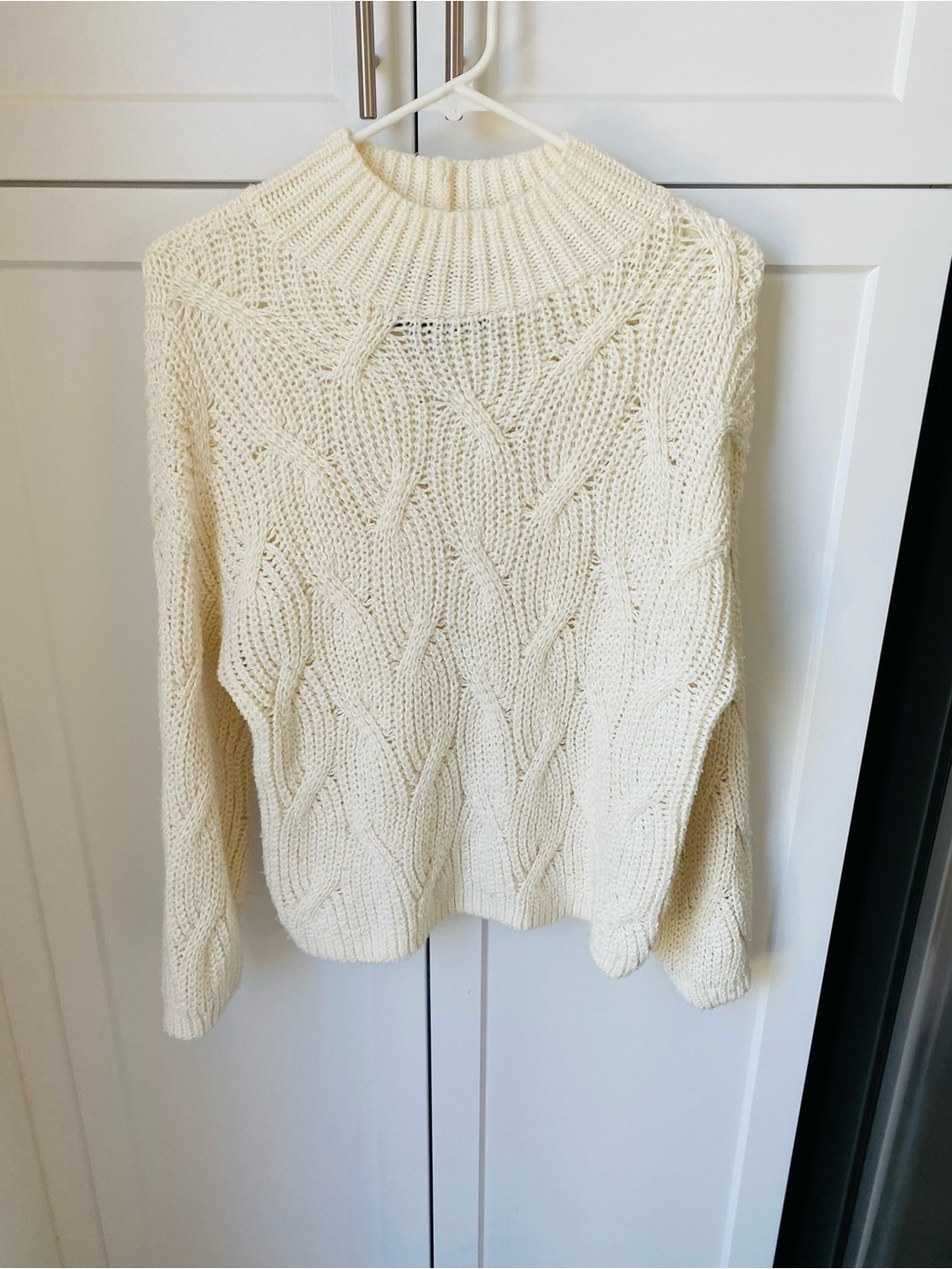 American eagle cream knitted sweater women’s medium